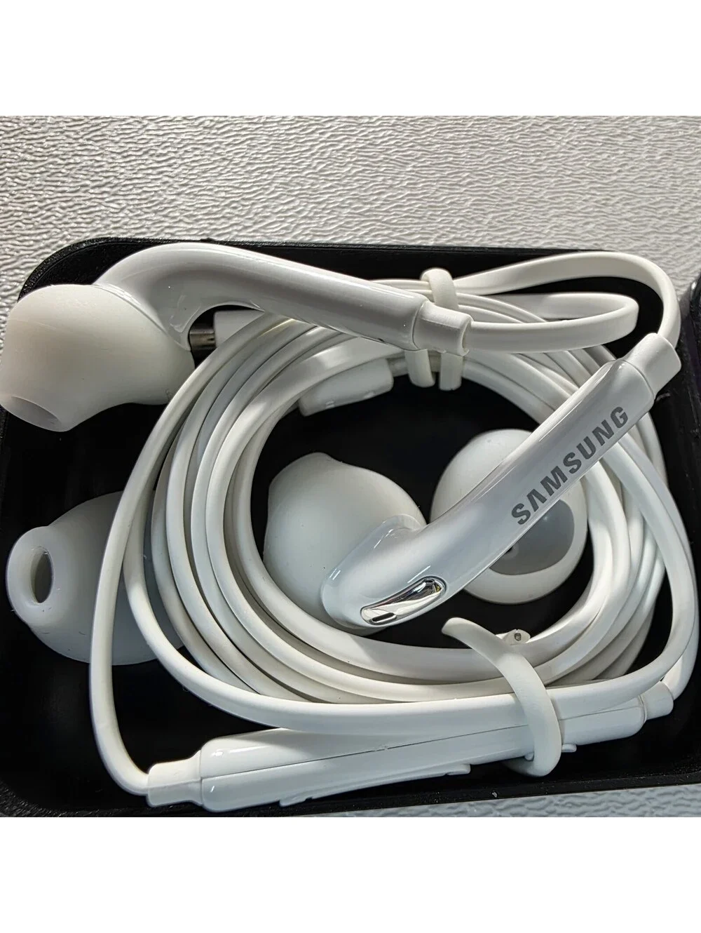 OEM Genuine Authentic Samsung Headphone Earbuds; Part Number EO-EG920BW